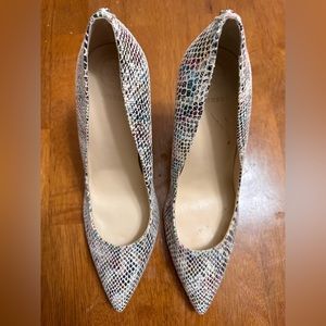 Guess snake rainbow pumps